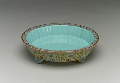 图片[2]-Pot stand in the shape of lotus petals in fencai painted enamels, Qing dynasty, late 18th – early 19th century-China Archive